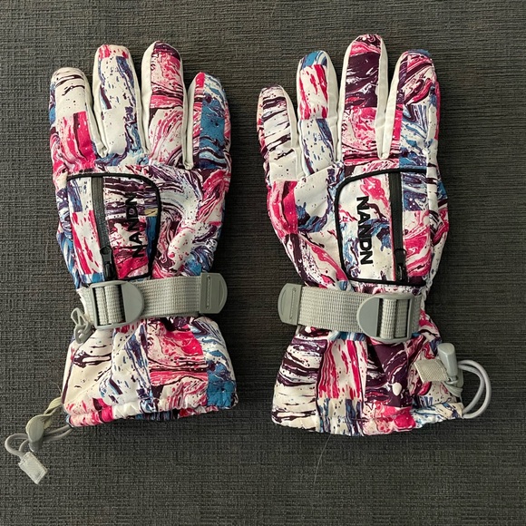 NAND Ski Gloves - Picture 1 of 2